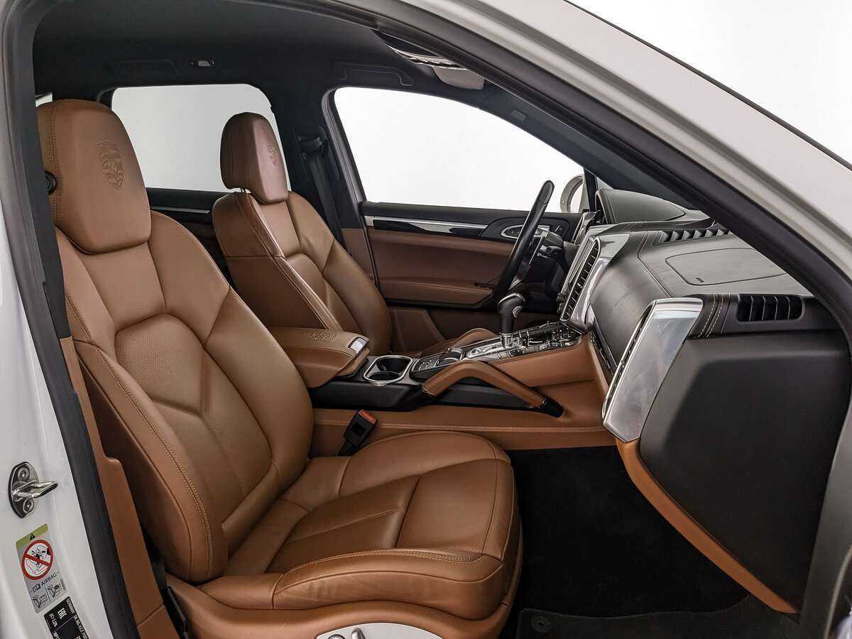 Porsche Cayenne с пробегом — 2016 год. Фото: #18