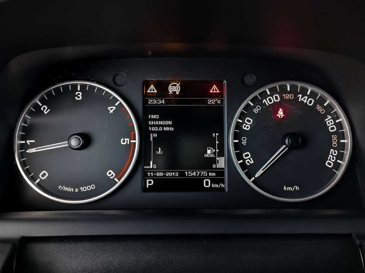 Land Rover Discovery с пробегом — 2015 год. Фото: #7