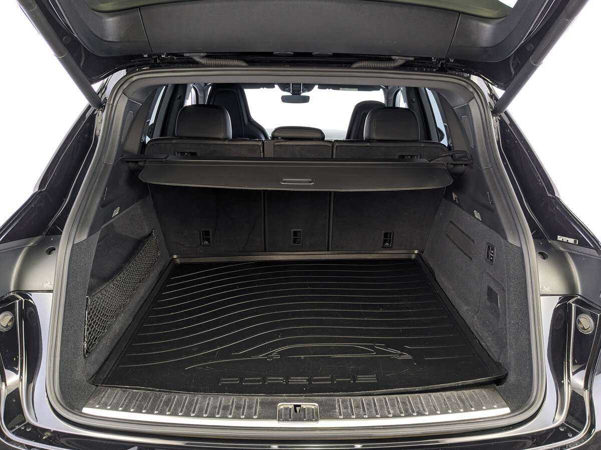 Porsche Cayenne с пробегом — 2018 год. Фото: #9