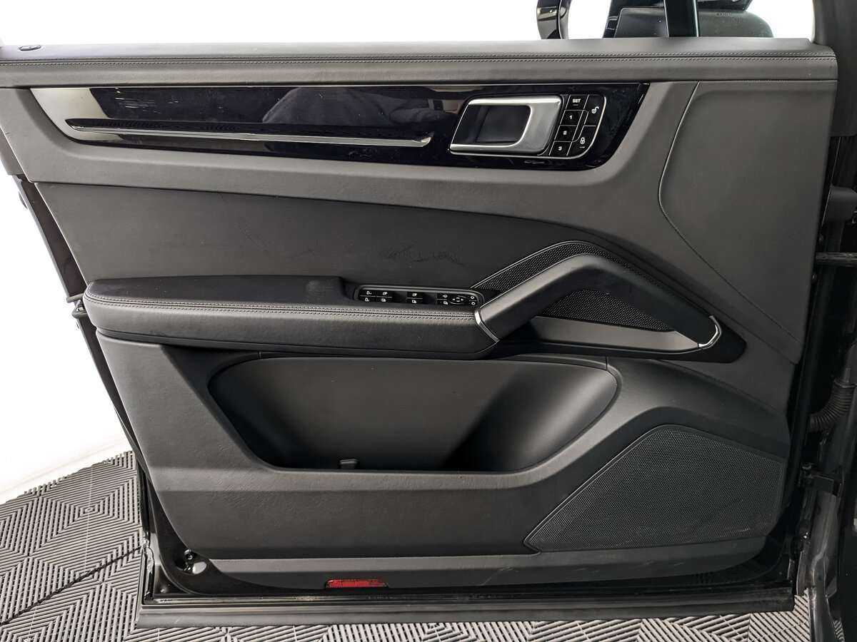 Porsche Cayenne с пробегом — 2018 год. Фото: #18
