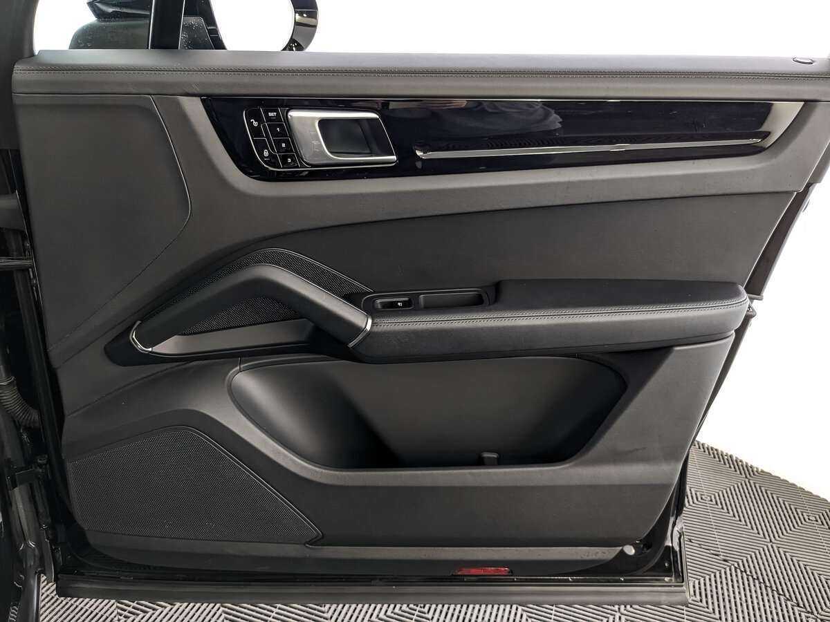 Porsche Cayenne с пробегом — 2018 год. Фото: #24