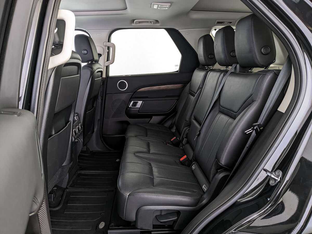 Land Rover Discovery с пробегом — 2018 год. Фото: #10