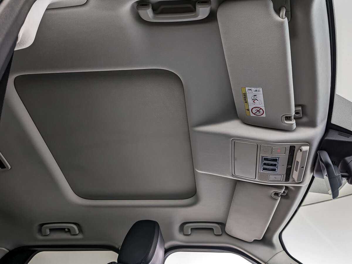 Land Rover Discovery с пробегом — 2018 год. Фото: #15