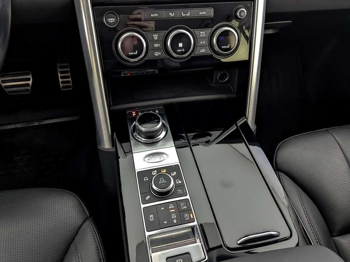 Land Rover Discovery с пробегом — 2018 год. Фото: #18