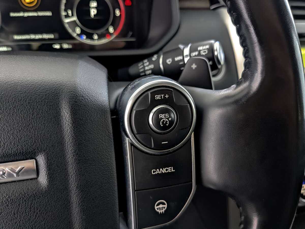 Land Rover Discovery с пробегом — 2018 год. Фото: #22