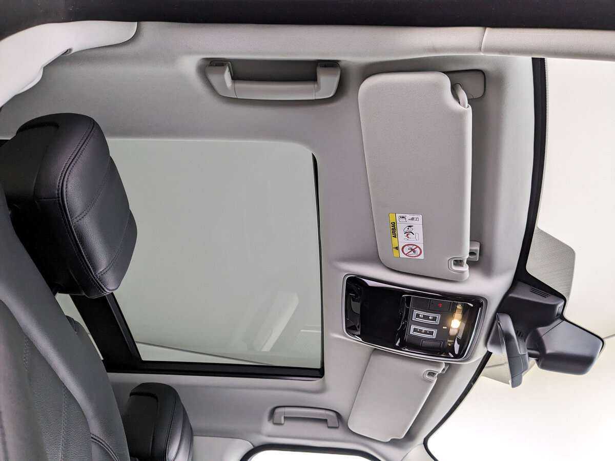 Land Rover Range Rover Sport с пробегом — 2020 год. Фото: #17