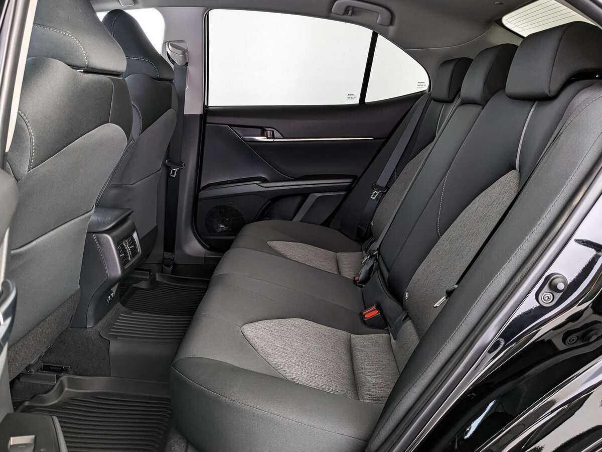 Toyota Camry с пробегом — 2021 год. Фото: #16