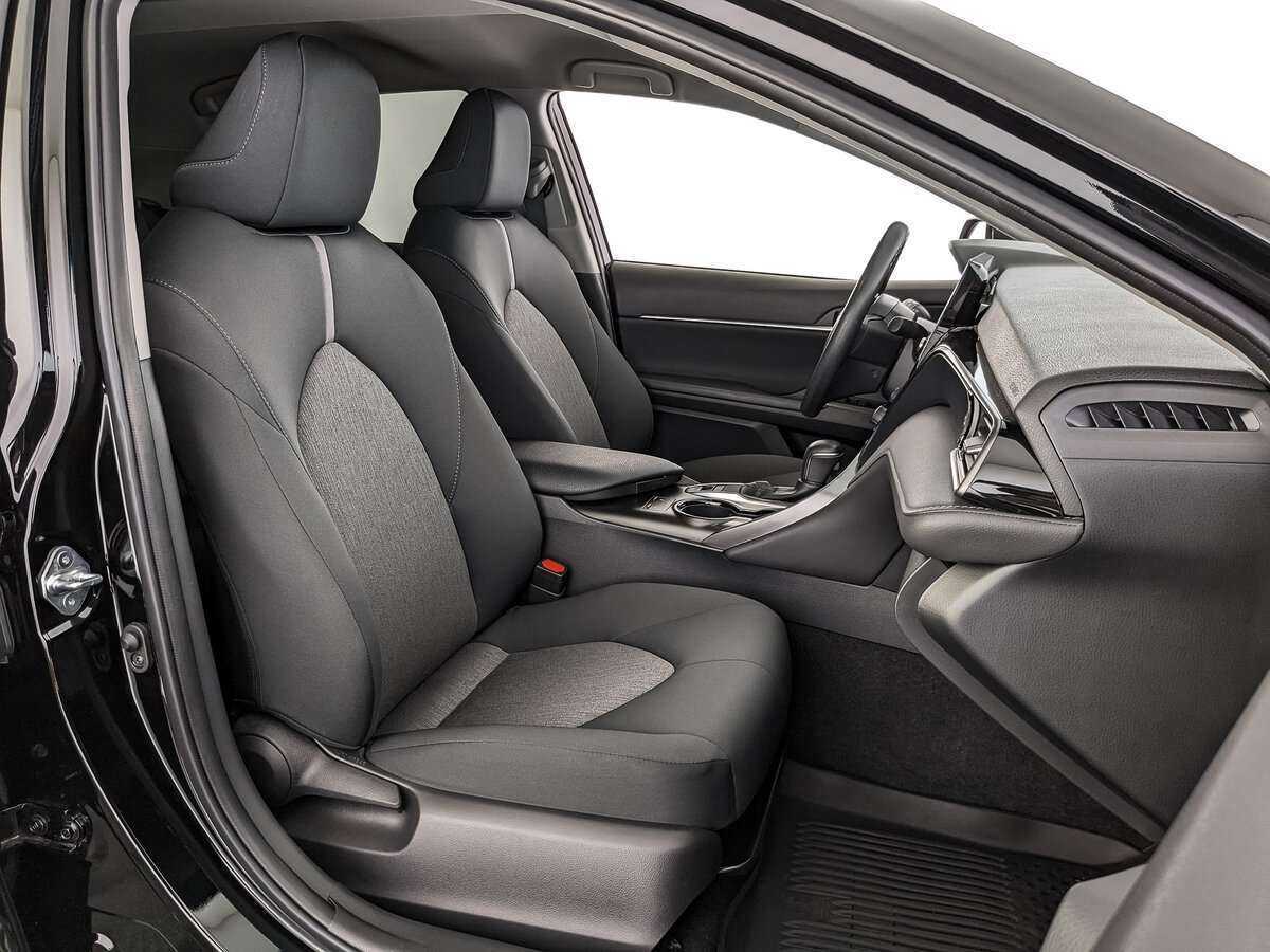 Toyota Camry с пробегом — 2021 год. Фото: #20