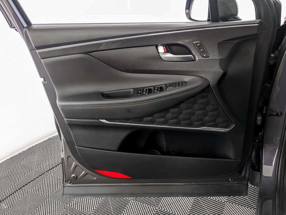 Hyundai Santa Fe с пробегом — 2021 год. Фото: #14