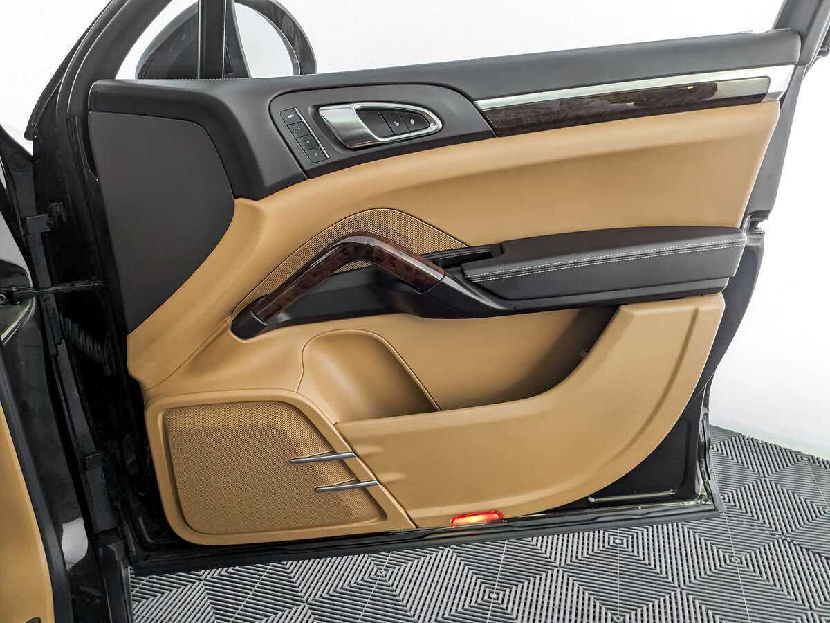 Porsche Cayenne с пробегом — 2014 год. Фото: #21