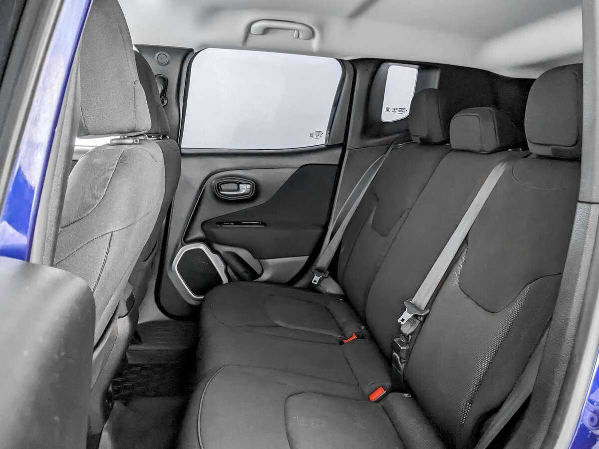 Jeep Renegade с пробегом — 2017 год. Фото: #9