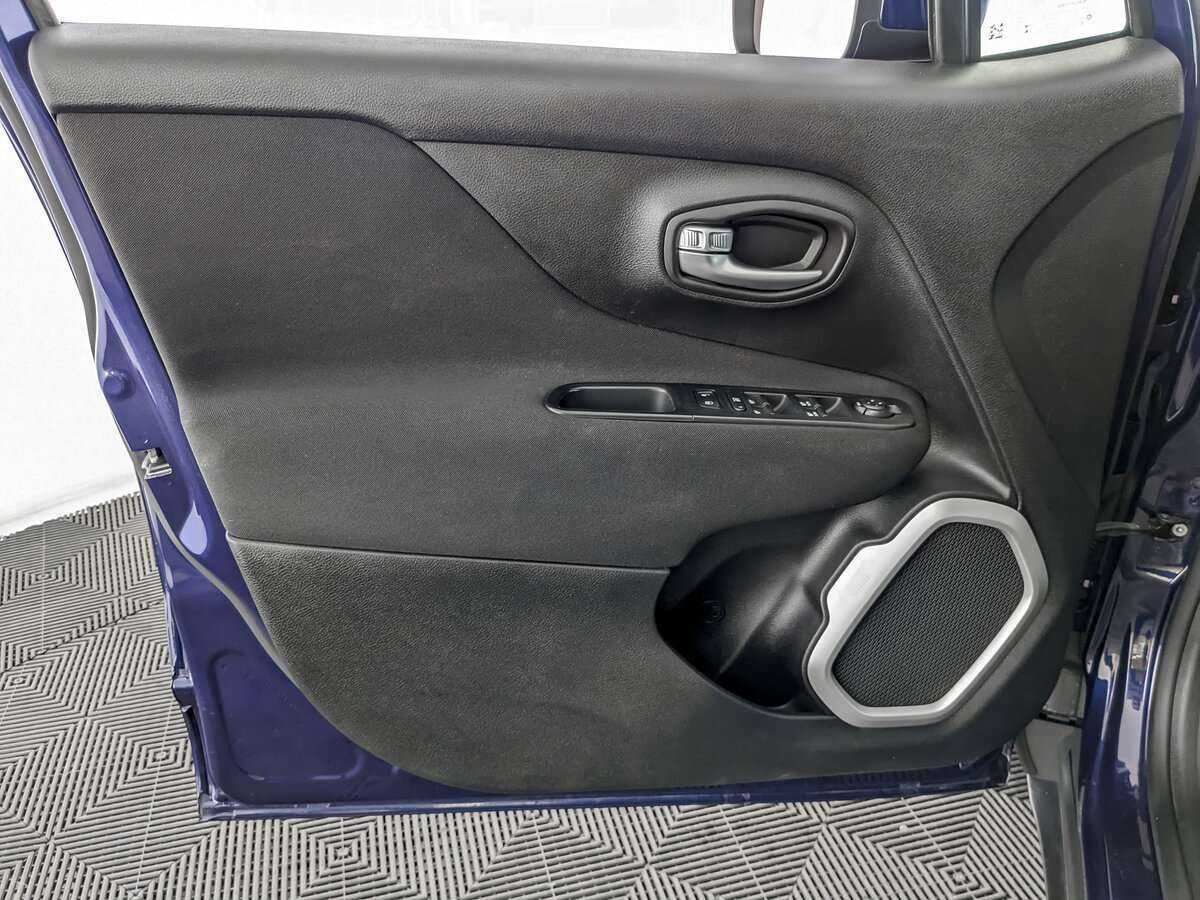 Jeep Renegade с пробегом — 2017 год. Фото: #14