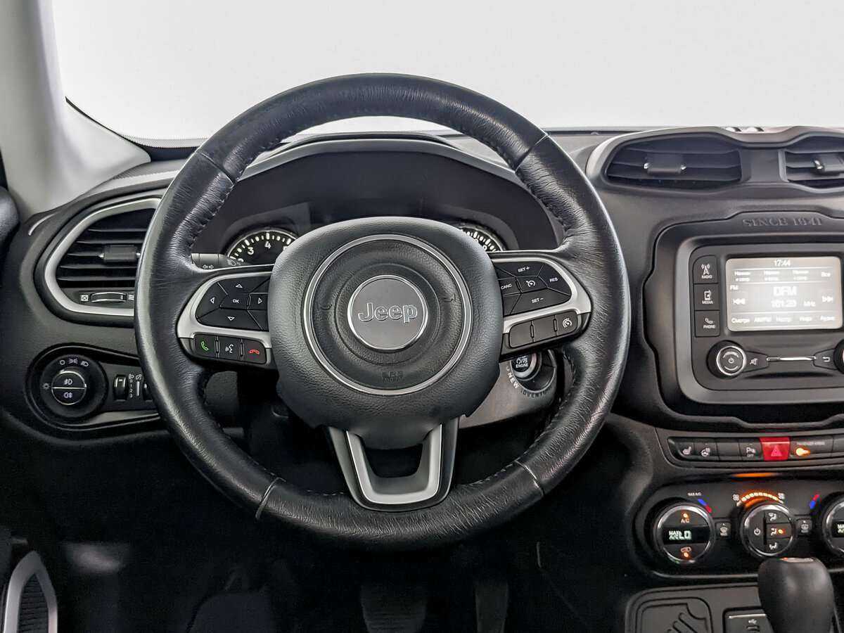 Jeep Renegade с пробегом — 2017 год. Фото: #16
