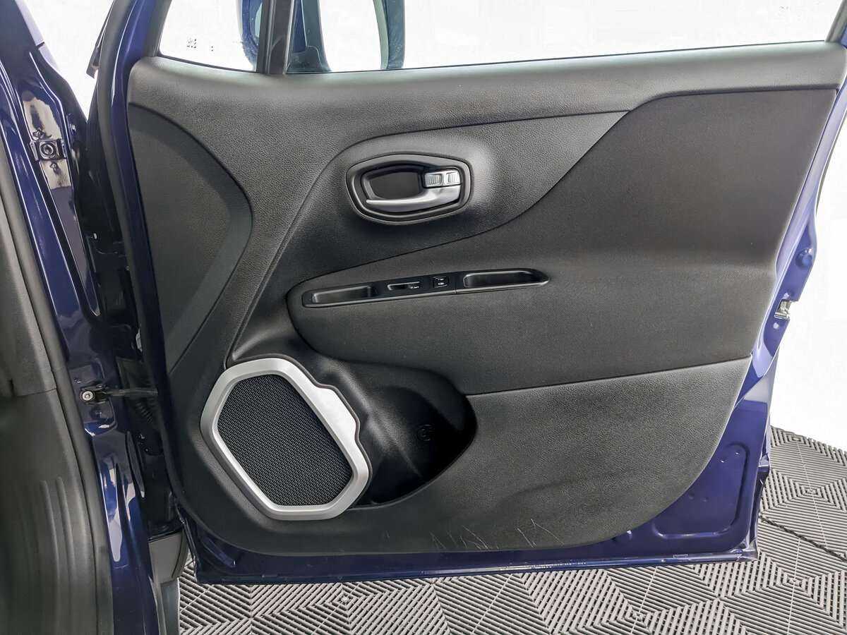 Jeep Renegade с пробегом — 2017 год. Фото: #19