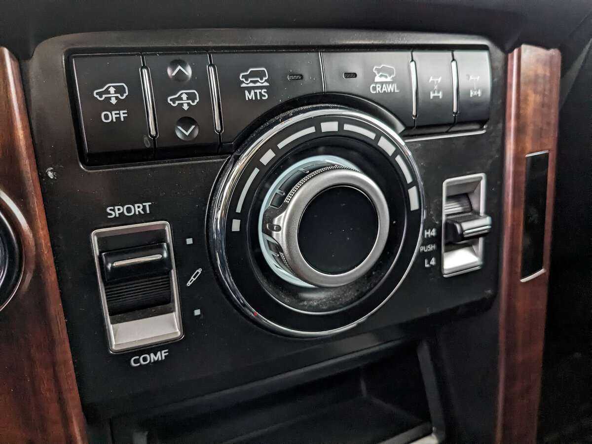 Toyota Land Cruiser Prado с пробегом — 2016 год. Фото: #20