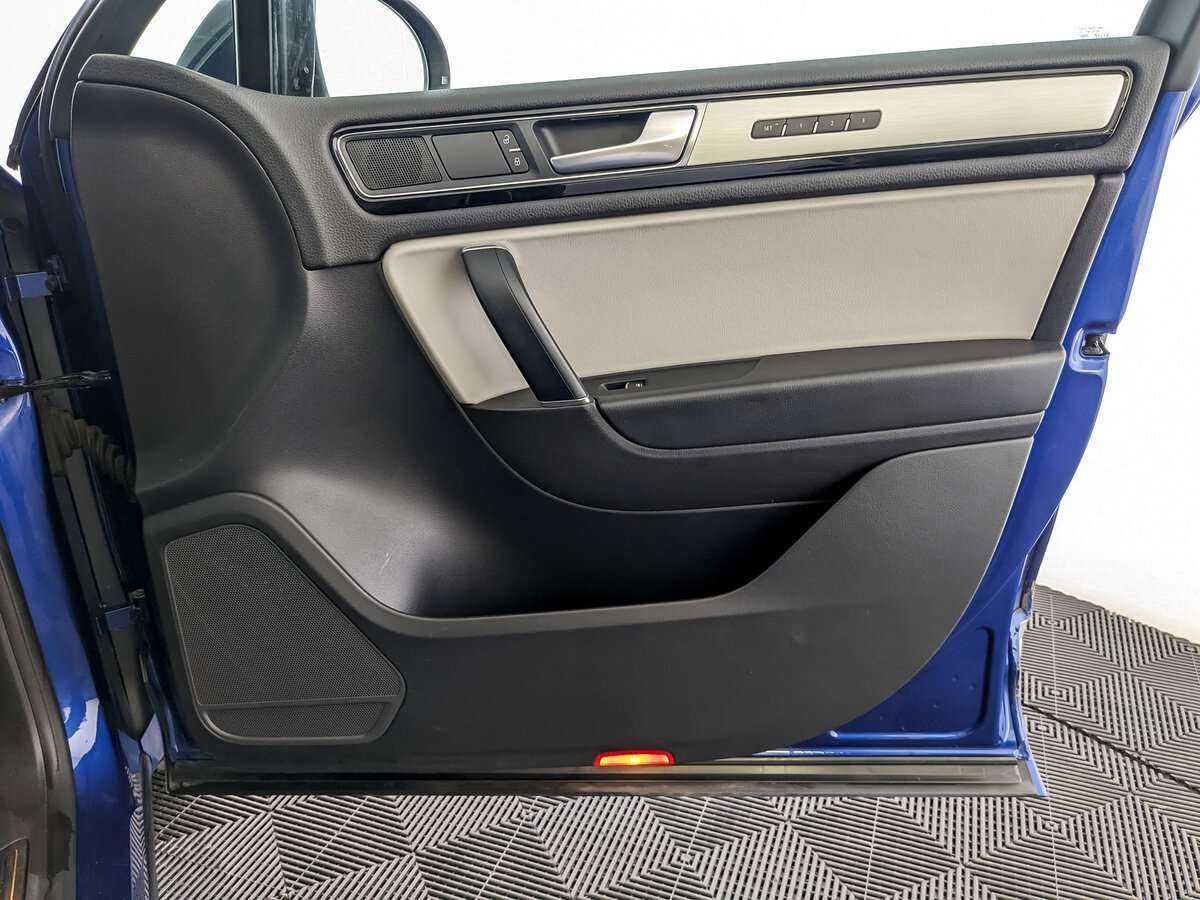 Volkswagen Touareg с пробегом — 2017 год. Фото: #20