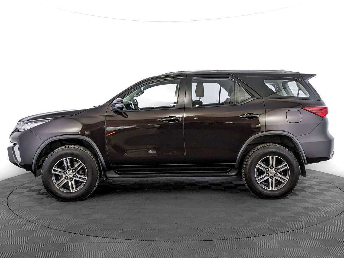 Toyota Fortuner с пробегом — 2018 год. Фото: #7