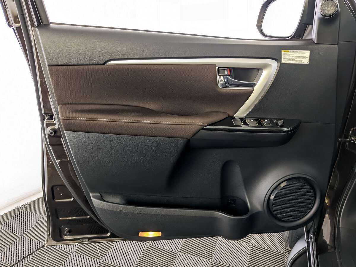 Toyota Fortuner с пробегом — 2018 год. Фото: #14