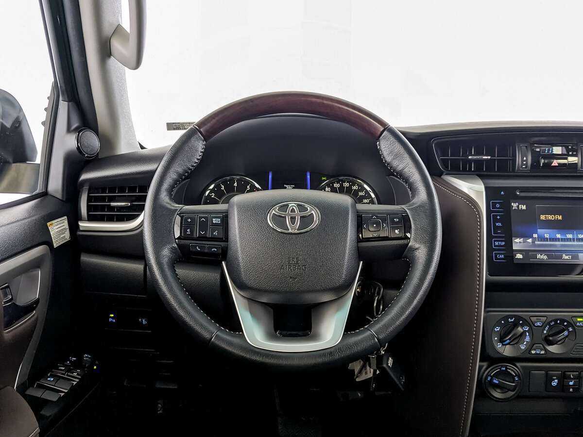 Toyota Fortuner с пробегом — 2018 год. Фото: #16