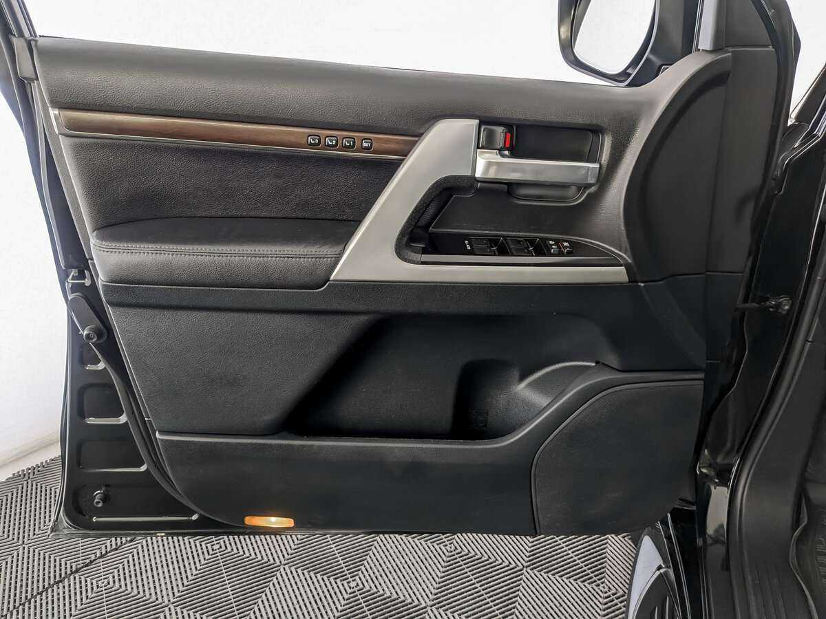 Toyota Land Cruiser с пробегом — 2019 год. Фото: #14