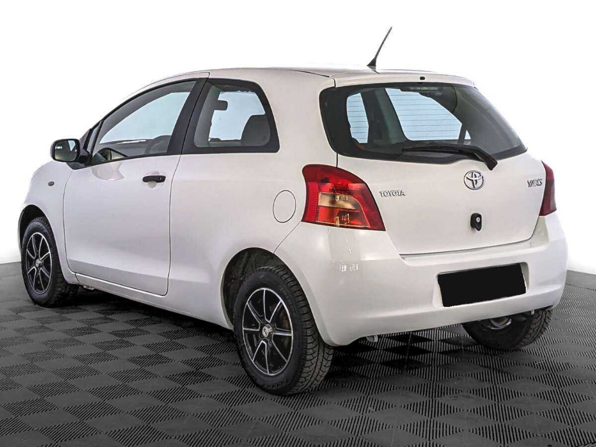 Toyota Yaris с пробегом — 2007 год. Фото: #6