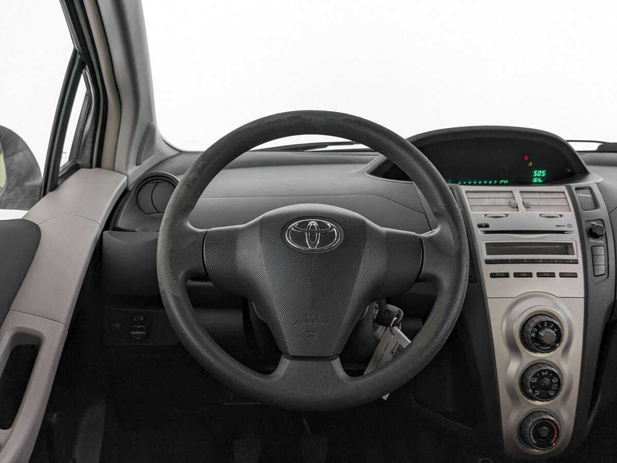 Toyota Yaris с пробегом — 2007 год. Фото: #16