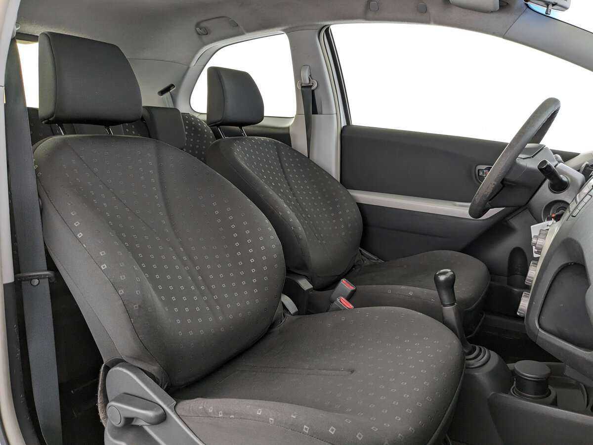 Toyota Yaris с пробегом — 2007 год. Фото: #18