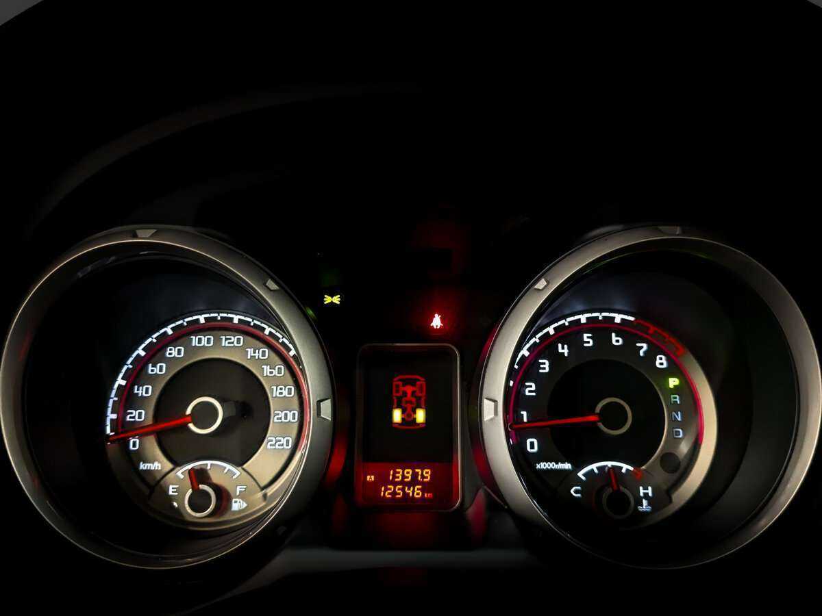 Mitsubishi Pajero с пробегом — 2019 год. Фото: #10