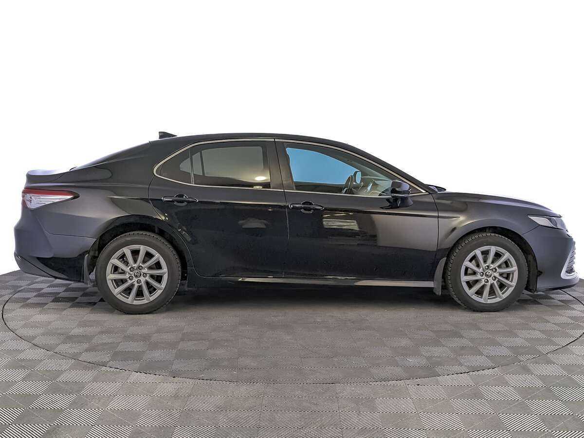 Toyota Camry с пробегом — 2021 год. Фото: #3