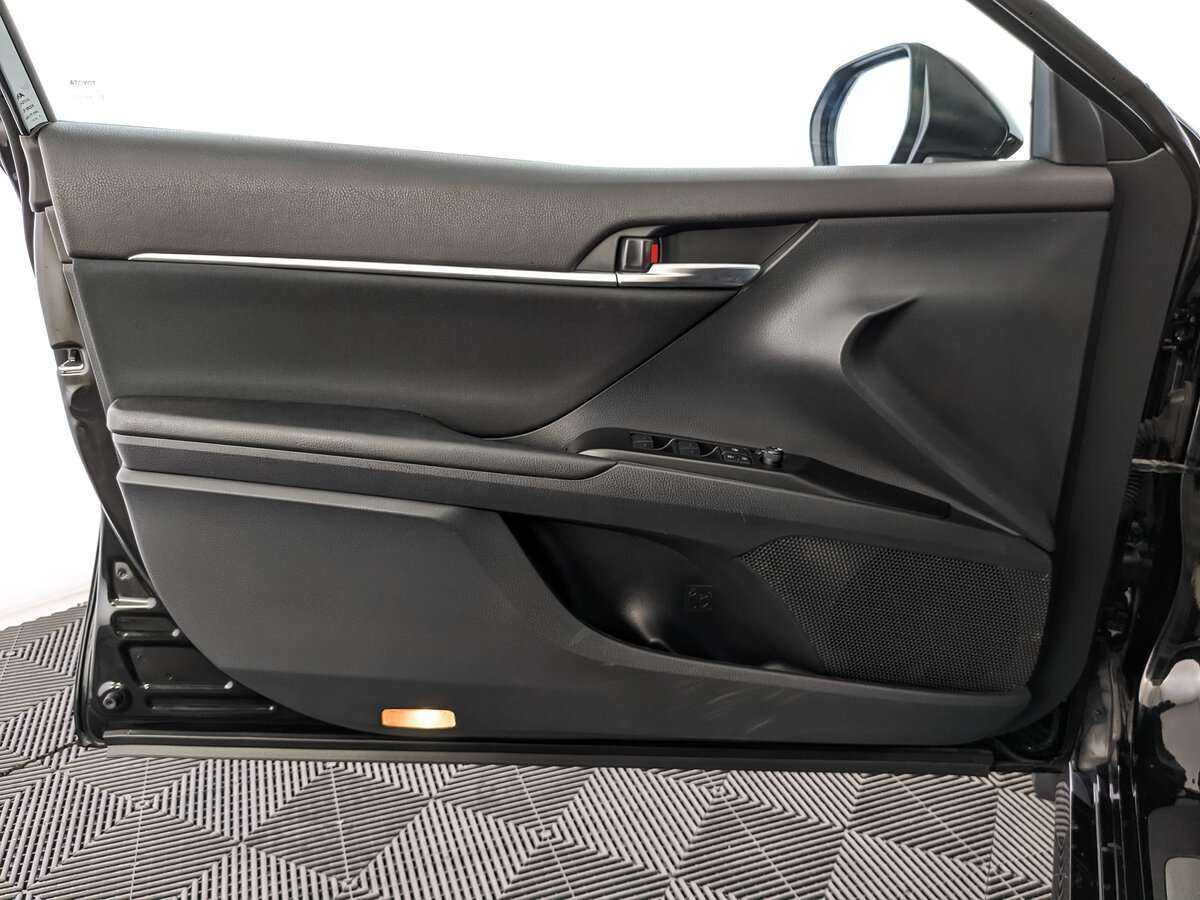 Toyota Camry с пробегом — 2021 год. Фото: #14
