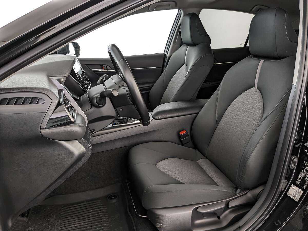Toyota Camry с пробегом — 2021 год. Фото: #15
