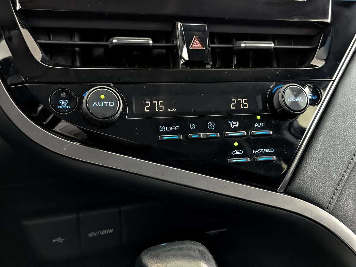 Toyota Camry с пробегом — 2021 год. Фото: #16