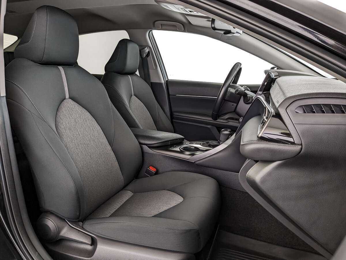 Toyota Camry с пробегом — 2021 год. Фото: #19