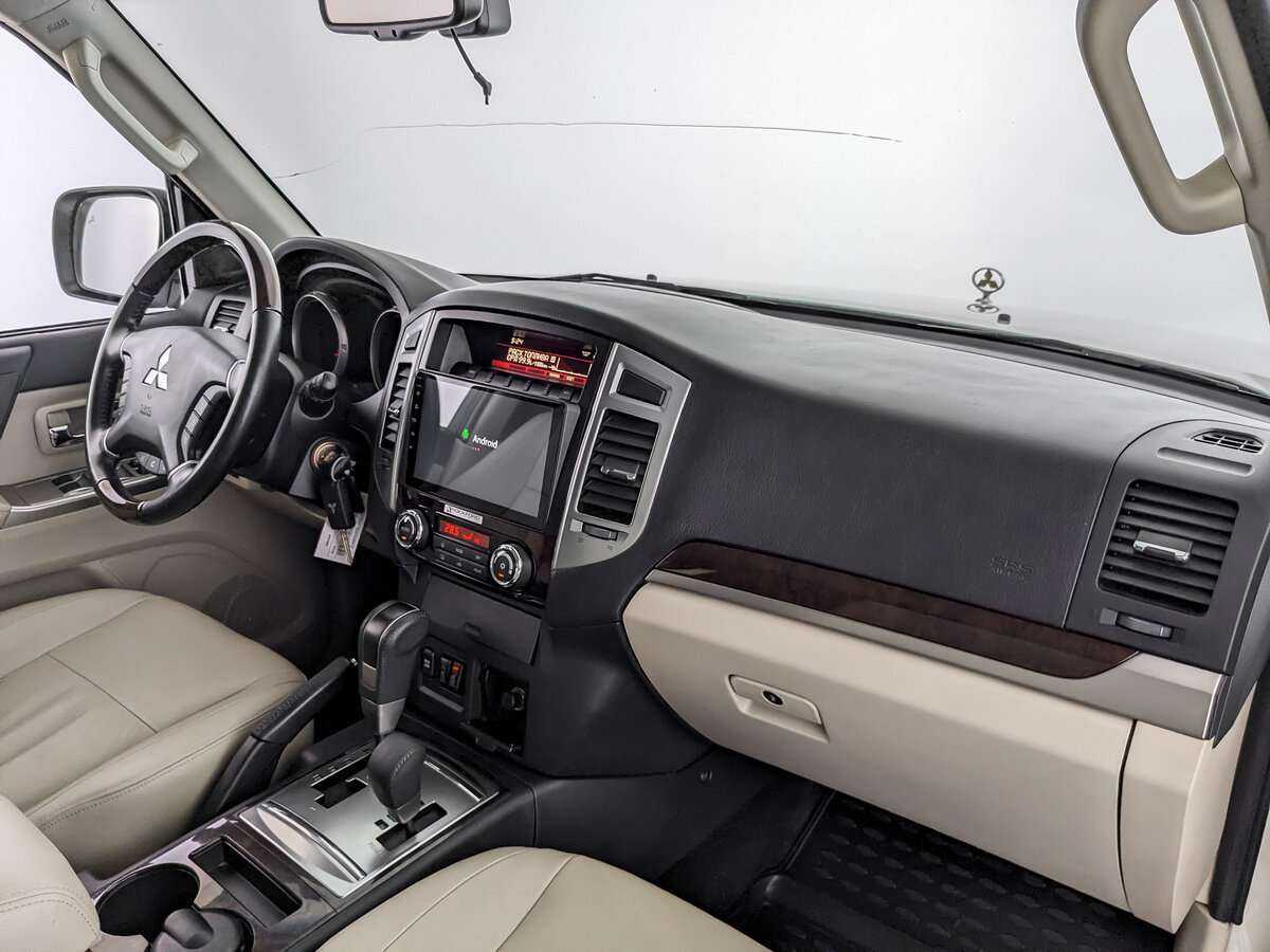 Mitsubishi Pajero с пробегом — 2020 год. Фото: #7