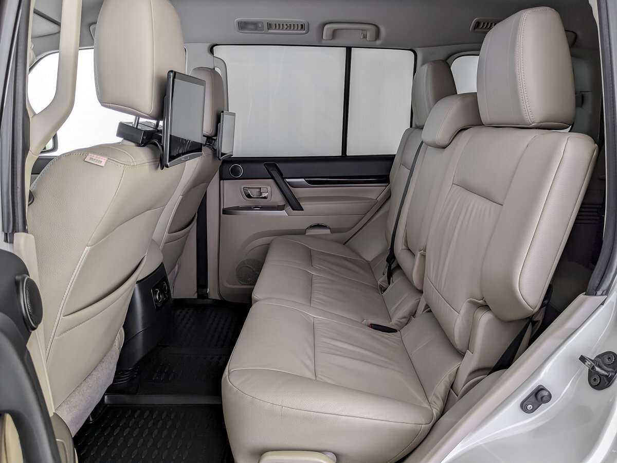 Mitsubishi Pajero с пробегом — 2020 год. Фото: #8