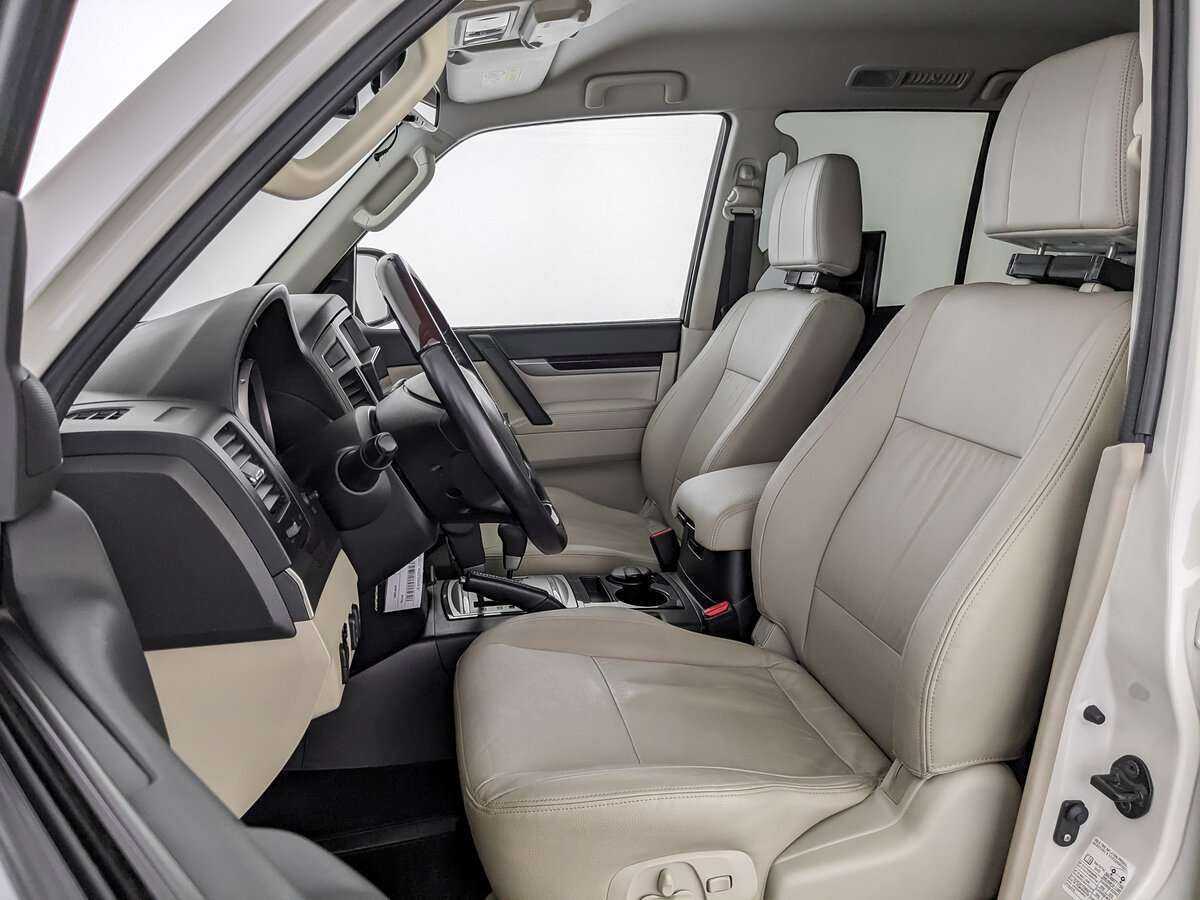 Mitsubishi Pajero с пробегом — 2020 год. Фото: #13