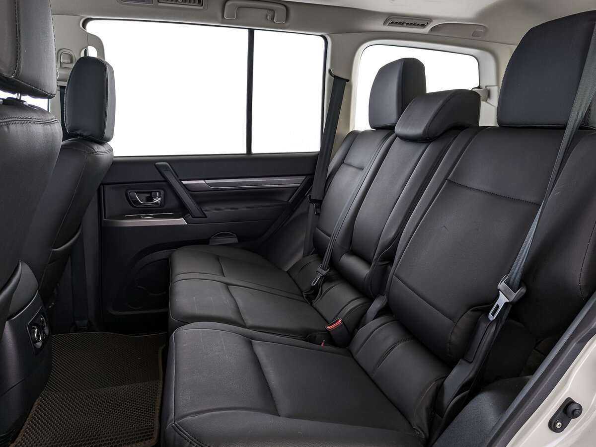 Mitsubishi Pajero с пробегом — 2021 год. Фото: #13