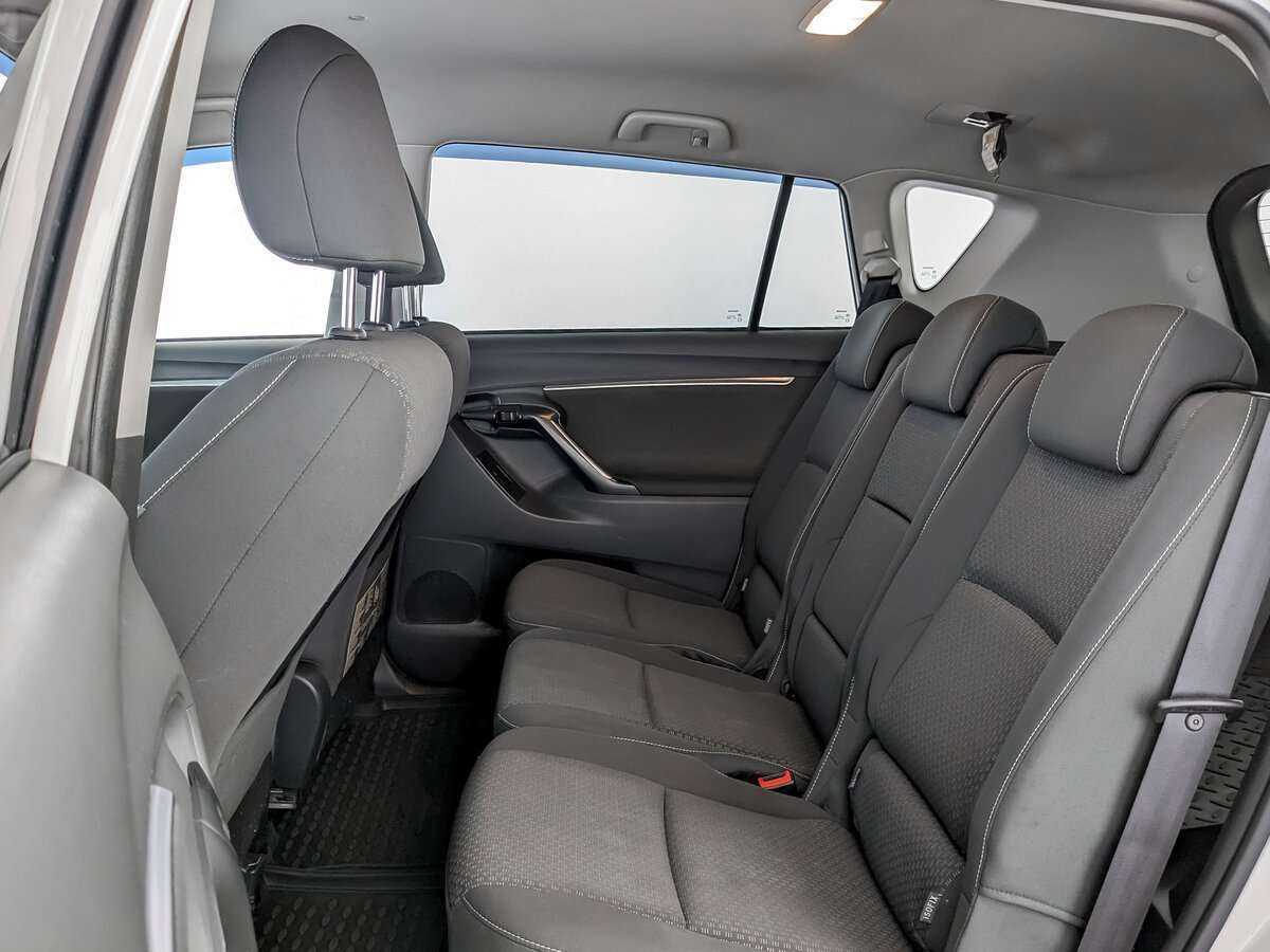 Toyota Verso с пробегом — 2013 год. Фото: #9