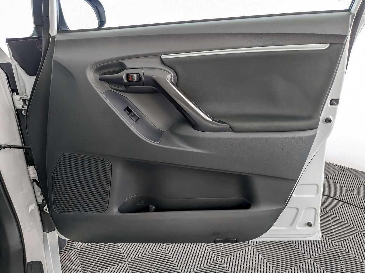 Toyota Verso с пробегом — 2013 год. Фото: #19