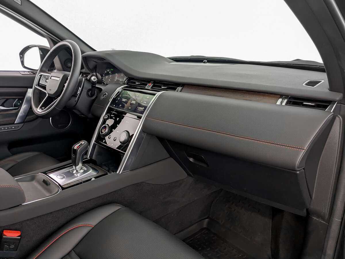 Land Rover Discovery Sport с пробегом — 2022 год. Фото: #7