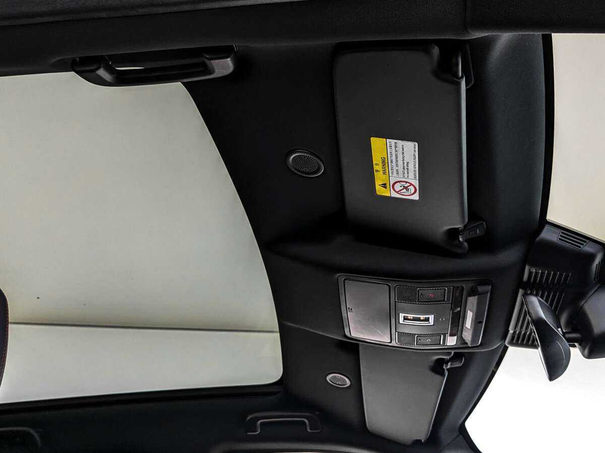 Land Rover Discovery Sport с пробегом — 2022 год. Фото: #18