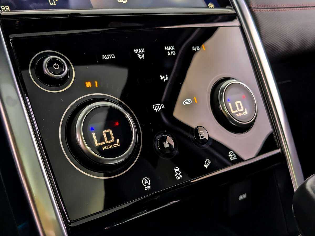 Land Rover Discovery Sport с пробегом — 2022 год. Фото: #21