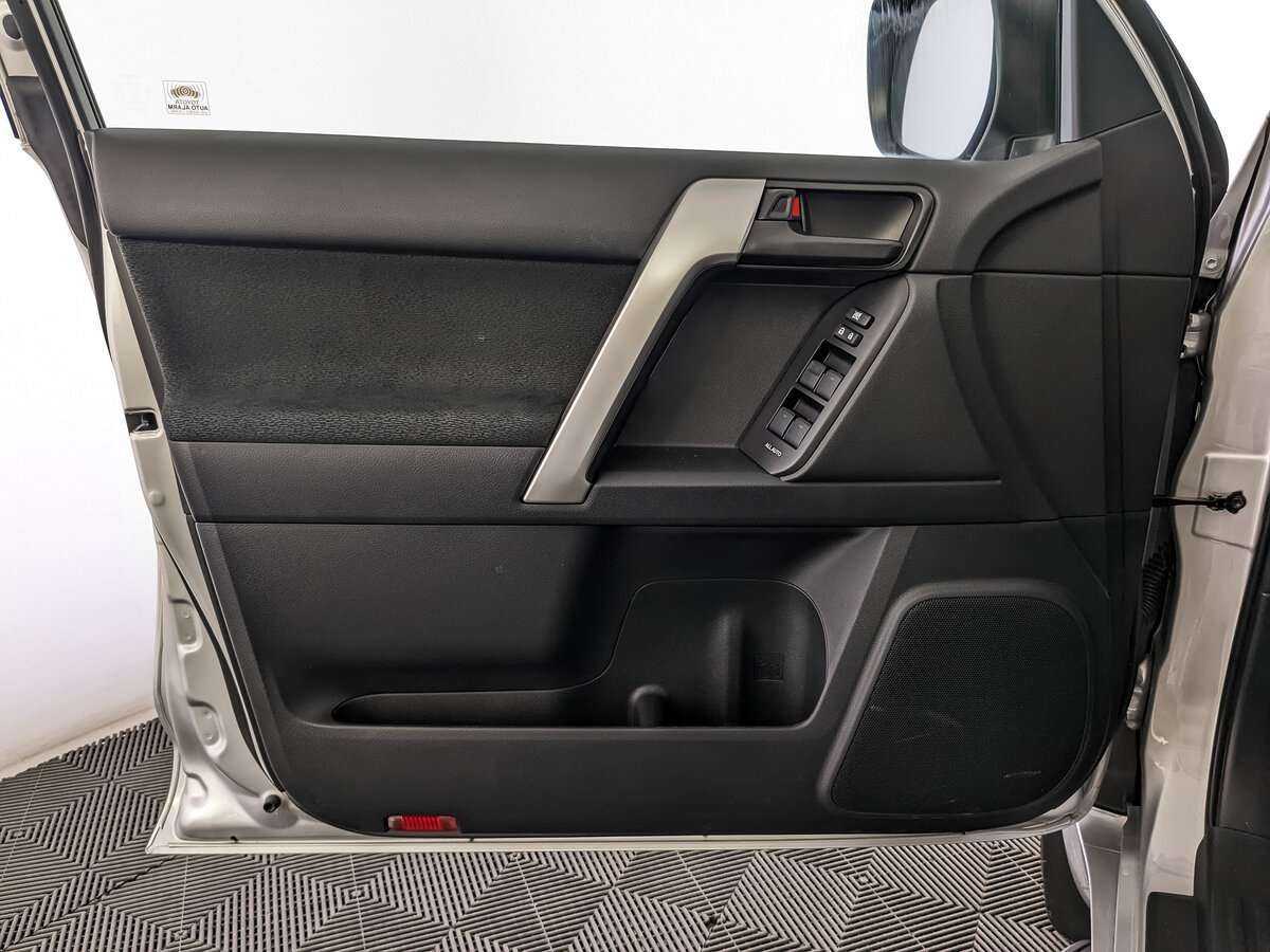 Toyota Land Cruiser Prado с пробегом — 2022 год. Фото: #13