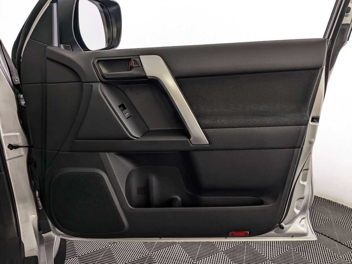 Toyota Land Cruiser Prado с пробегом — 2022 год. Фото: #19