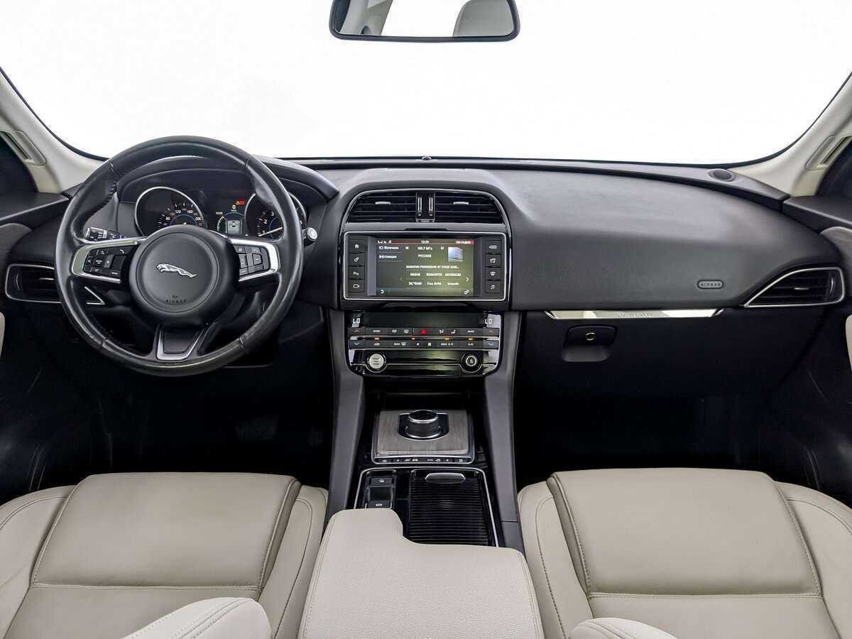 Jaguar F-Pace с пробегом — 2017 год. Фото: #13