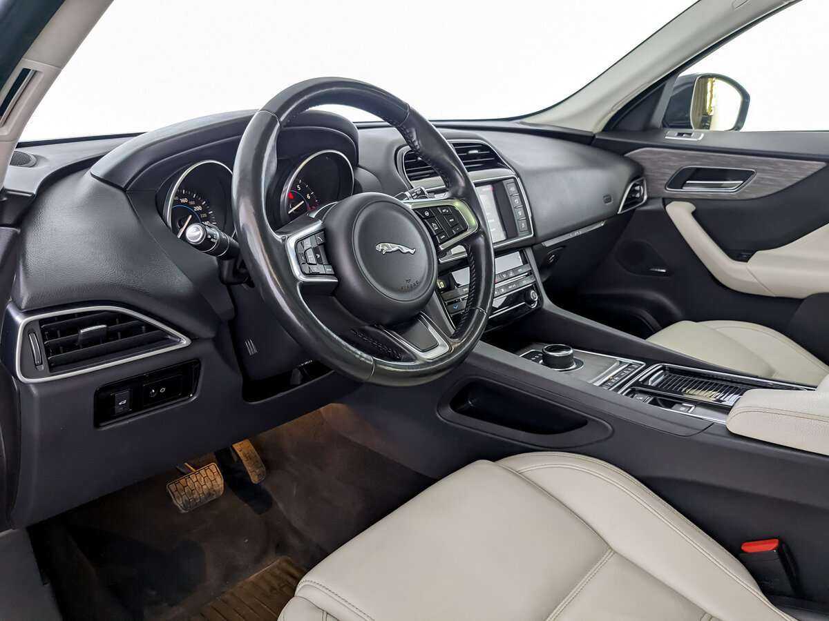 Jaguar F-Pace с пробегом — 2017 год. Фото: #15