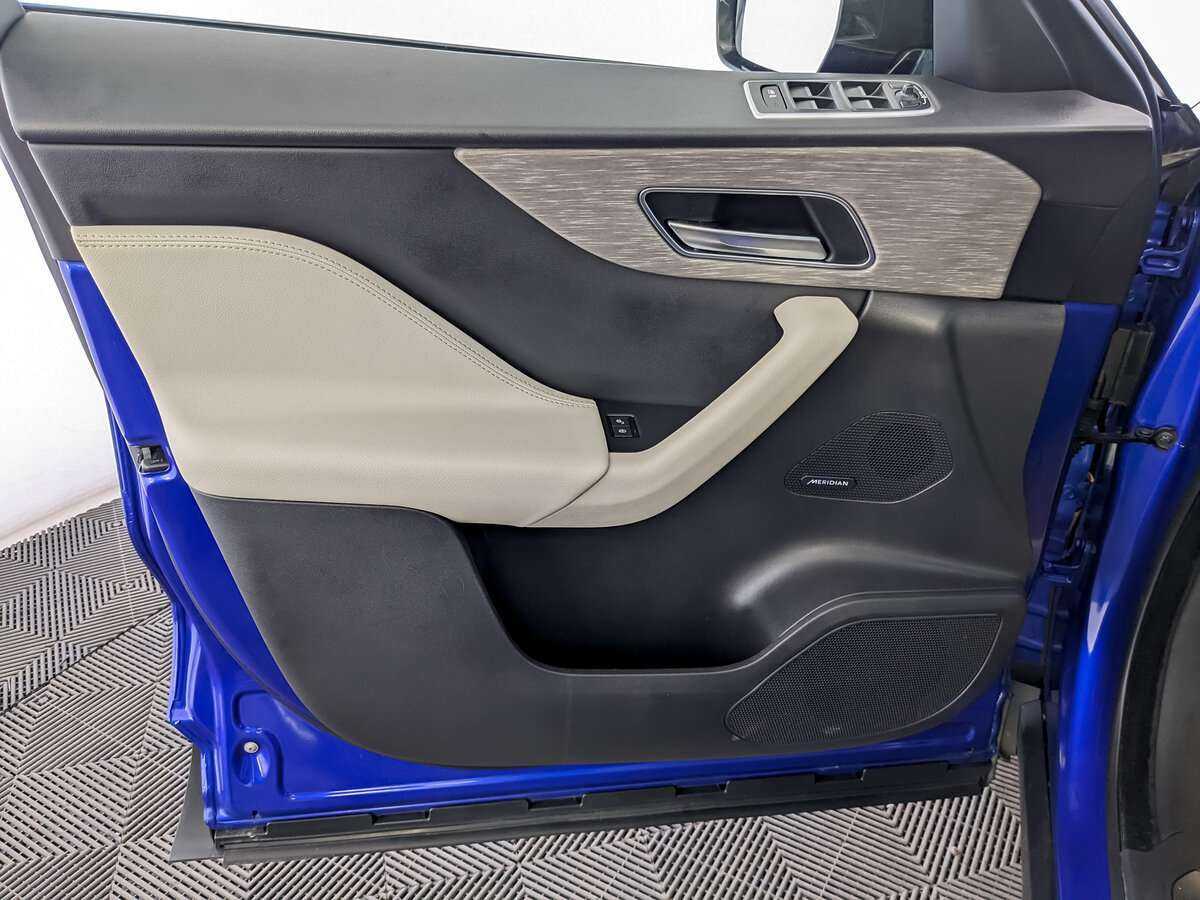 Jaguar F-Pace с пробегом — 2017 год. Фото: #18