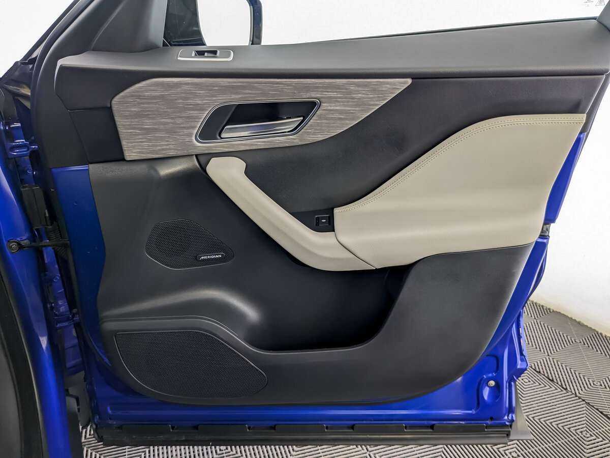 Jaguar F-Pace с пробегом — 2017 год. Фото: #23