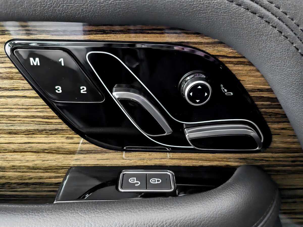 Land Rover Range Rover с пробегом — 2018 год. Фото: #15