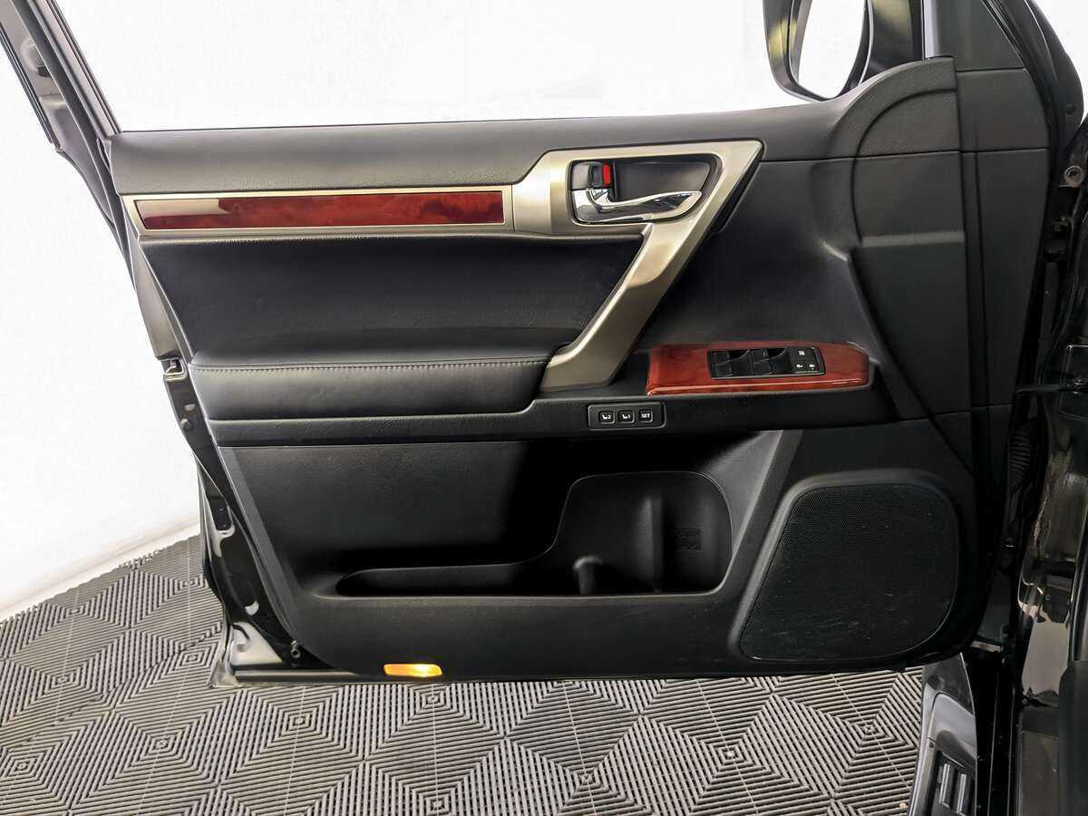 Lexus GX с пробегом — 2012 год. Фото: #18